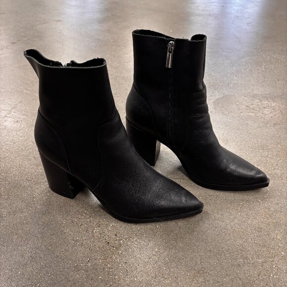 Steve Madden Soft Leather Pointed Toe Ankle Boots - Picture 1 of 5